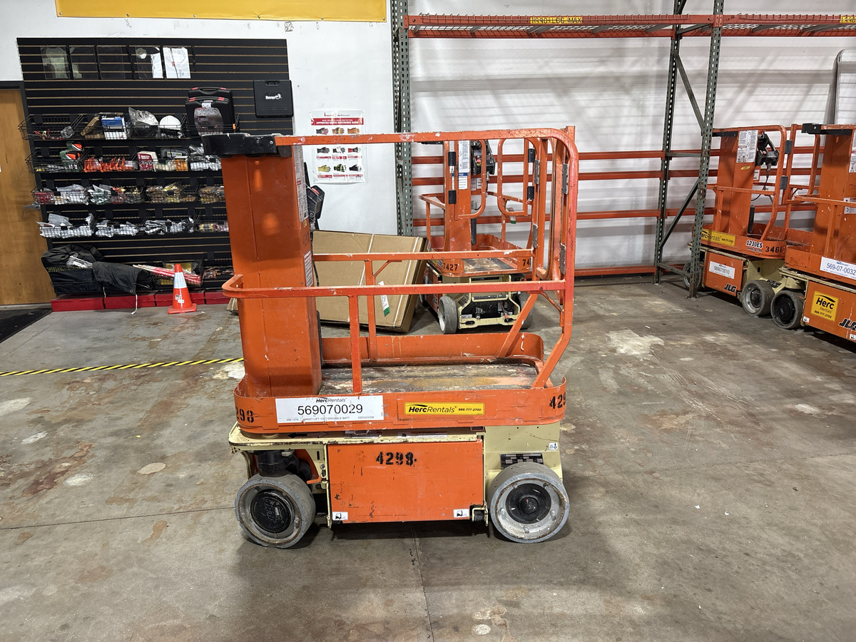 2014 JLG 1230ES