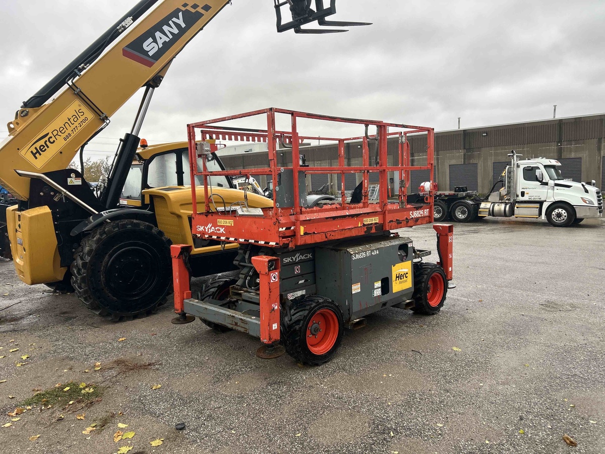 2018 Skyjack SJ-6826RT-4