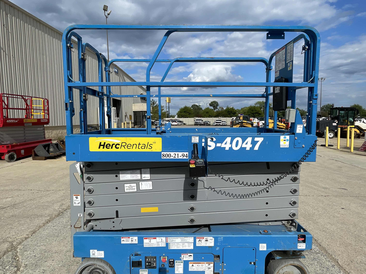 2018 Genie GS-4047