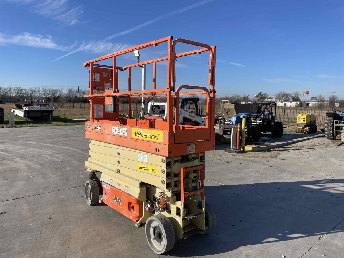 2018 JLG 2632ES