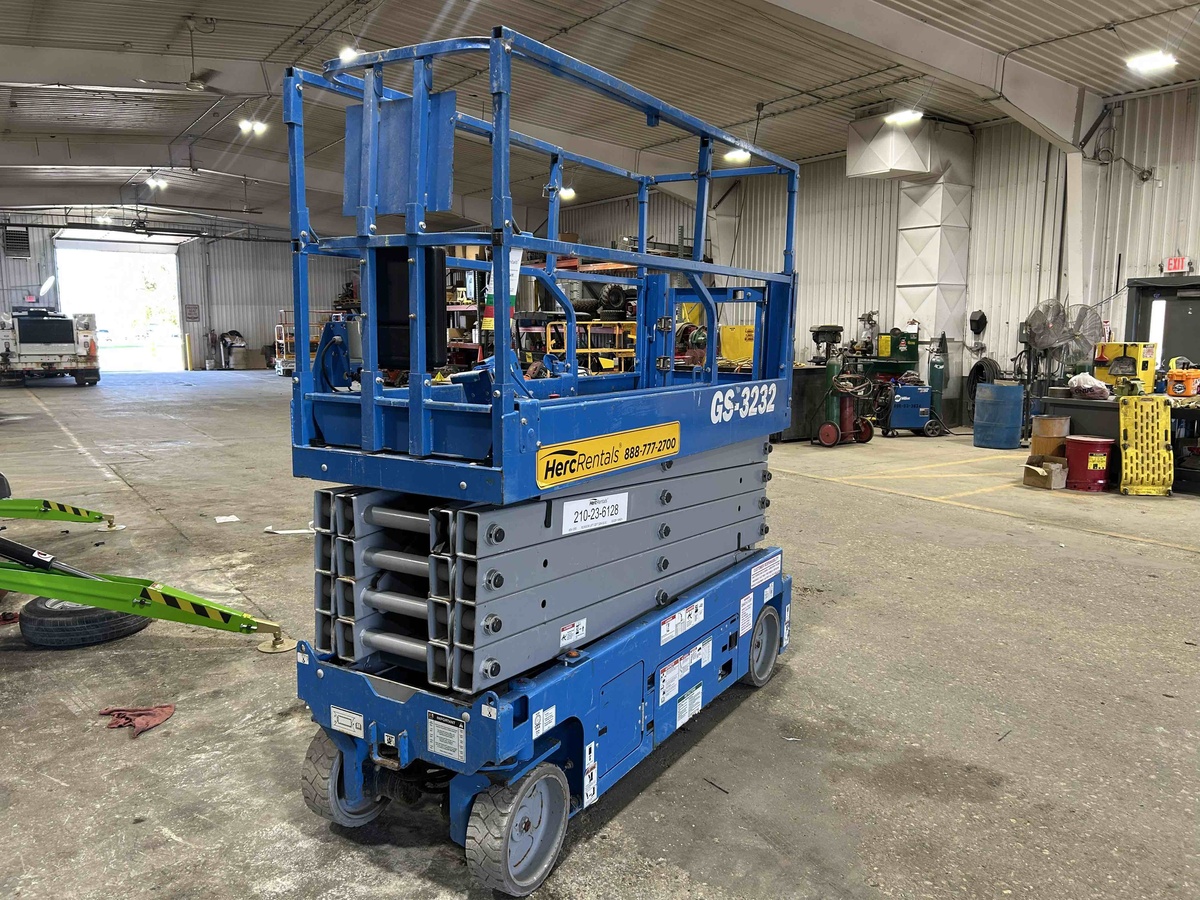 2018 Genie GS-3232-4