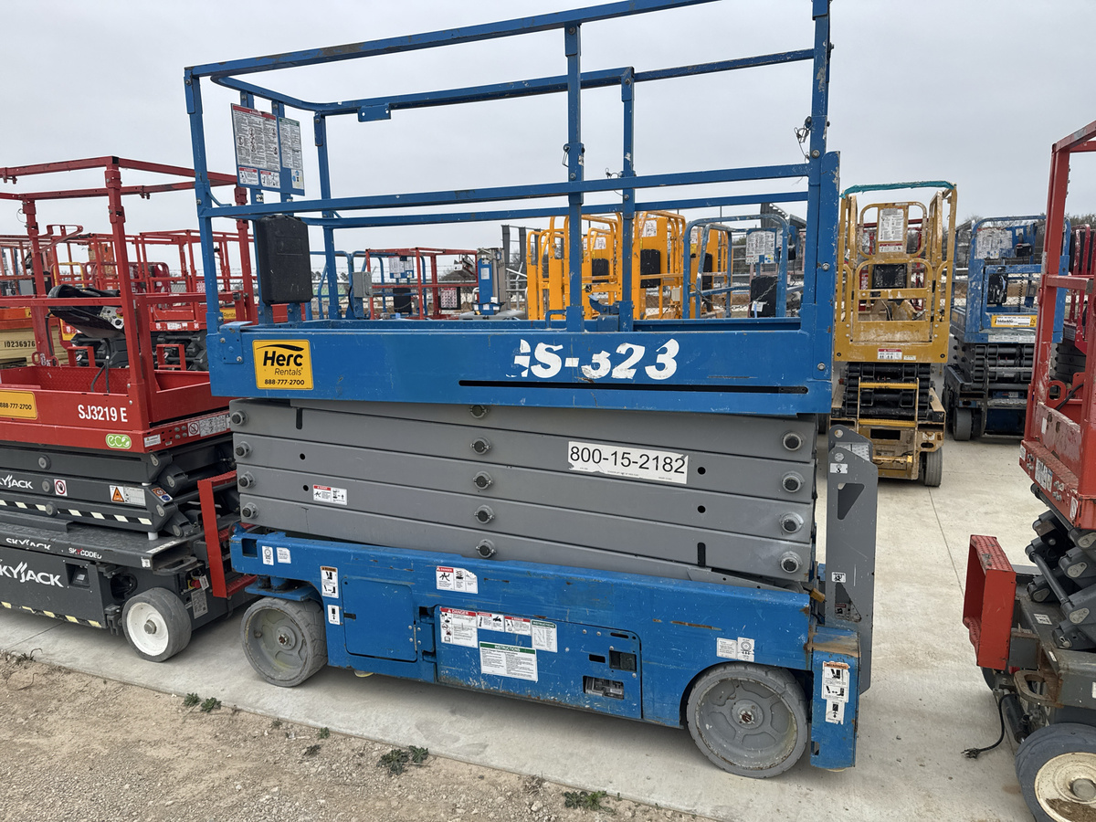 2017 Genie GS-3232-12