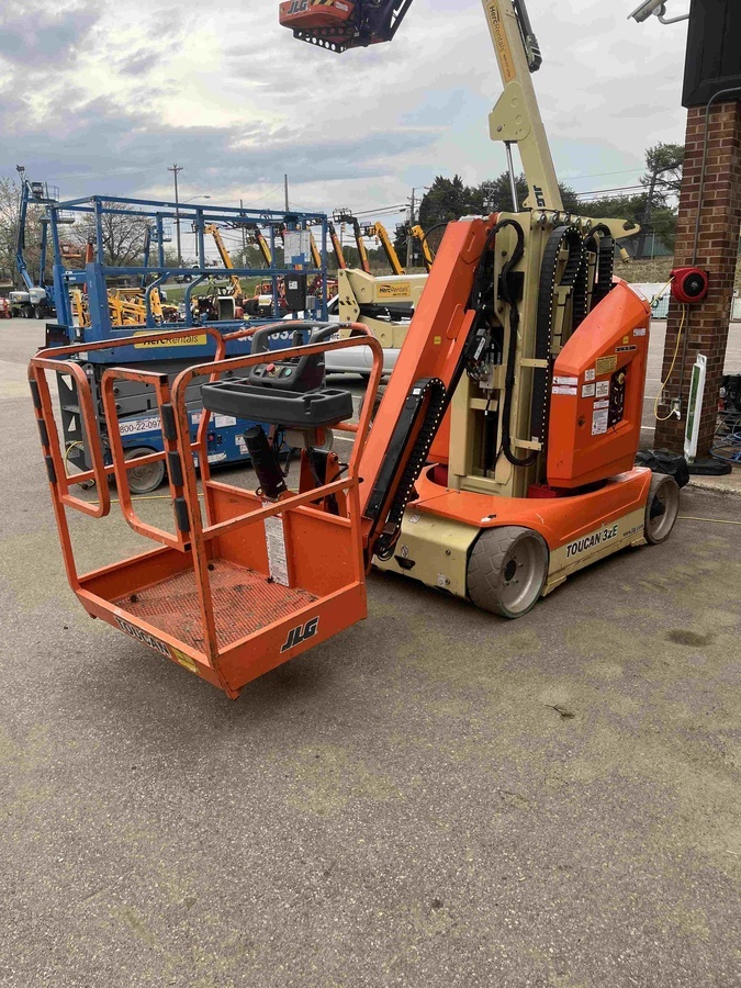 2018 JLG Toucan 32E