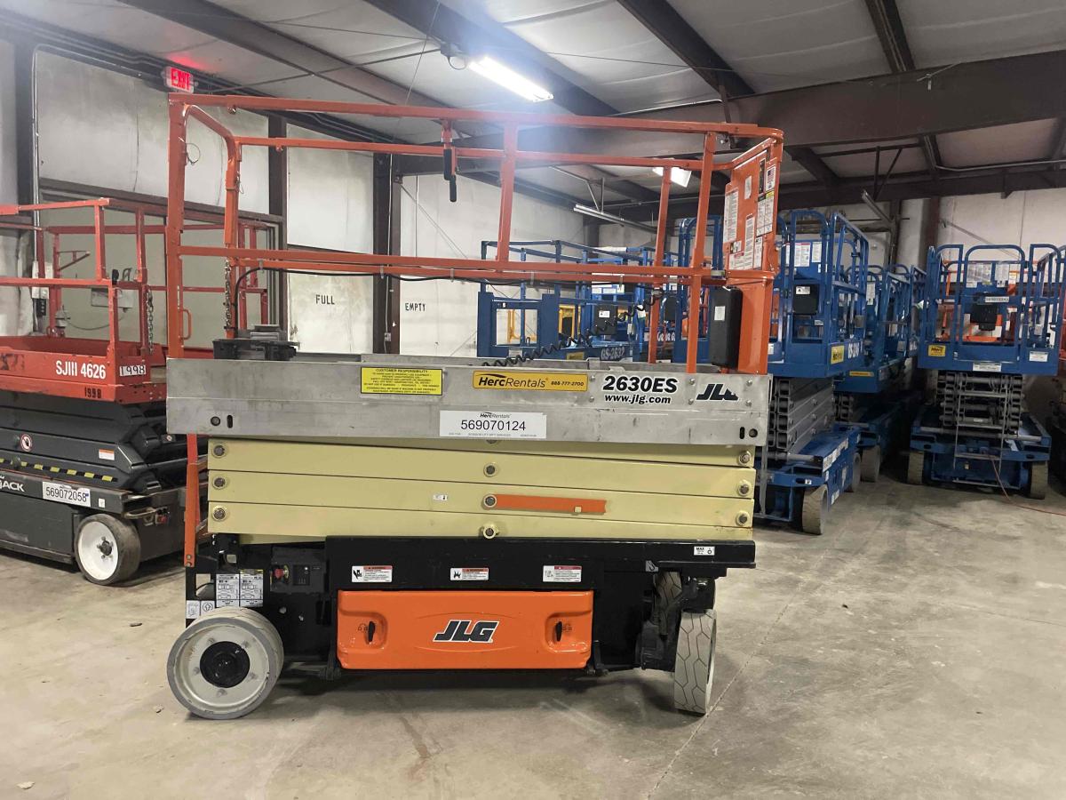 2013 JLG 2630ES