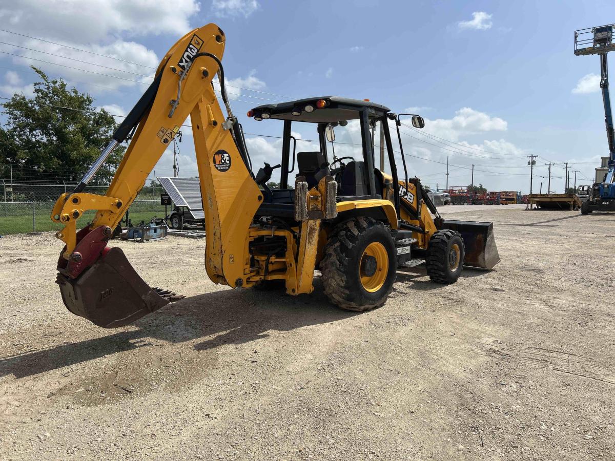 2021 JCB 3CX-8