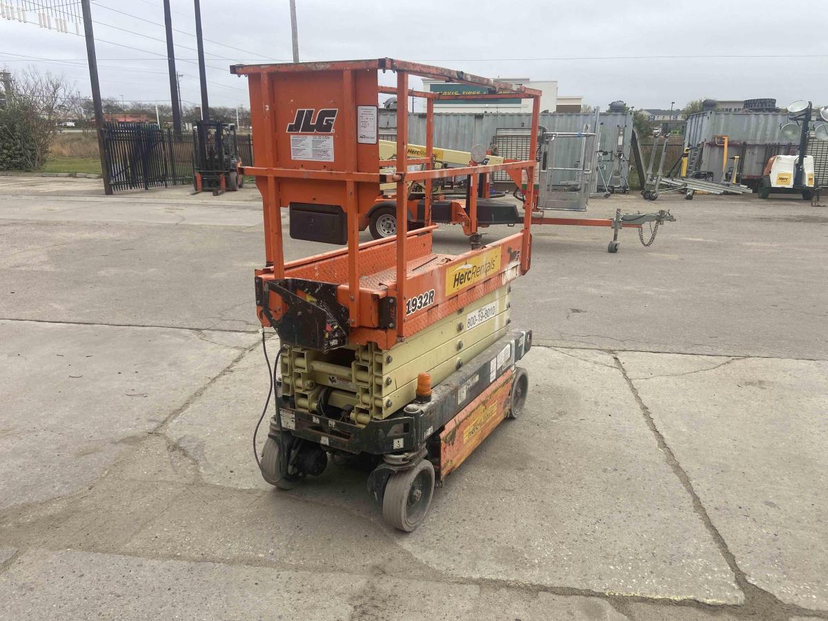 2018 JLG 1932R
