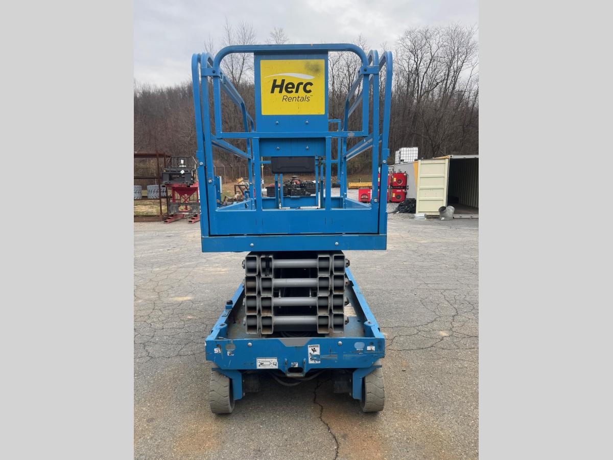 2017 Genie GS-3246
