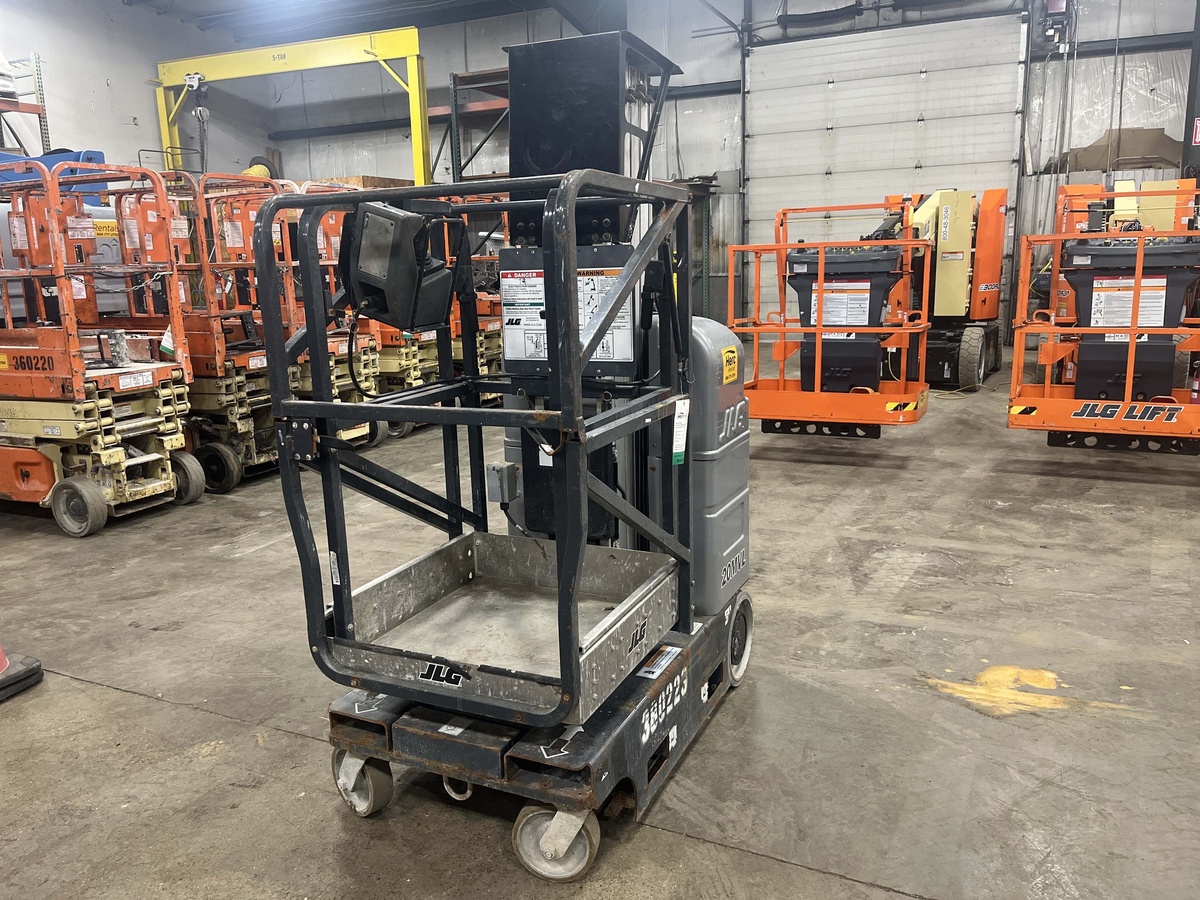 2018 JLG 20MVL