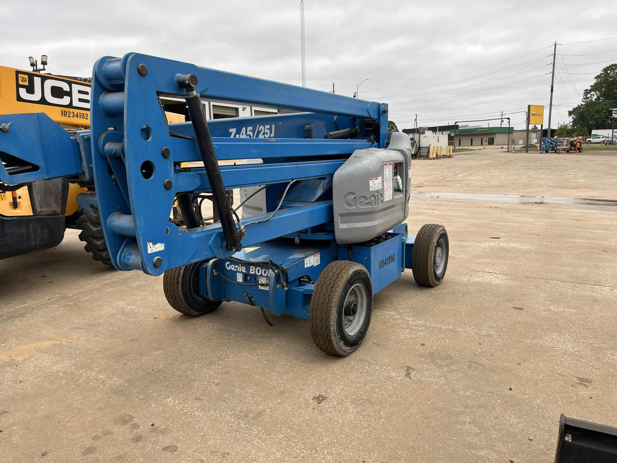 2014 Genie Z-45/25