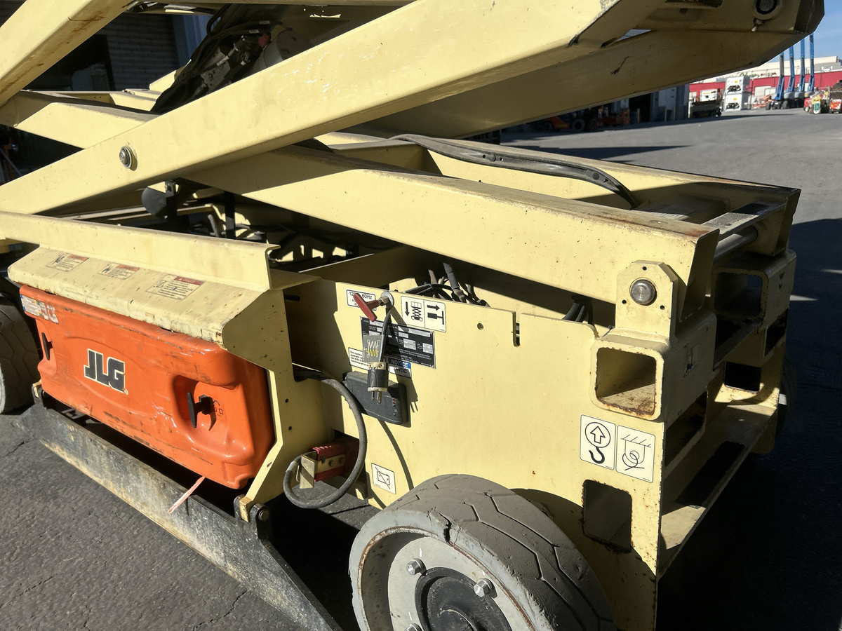 2017 JLG 3246ES-15