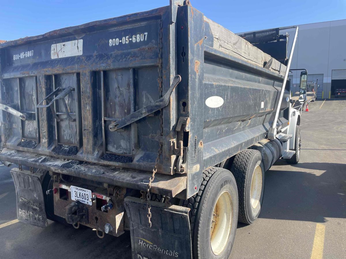2016 Freightliner M2106