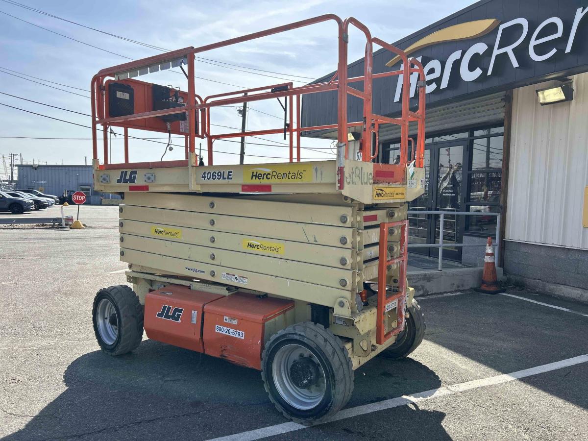 2018 JLG 4069LE