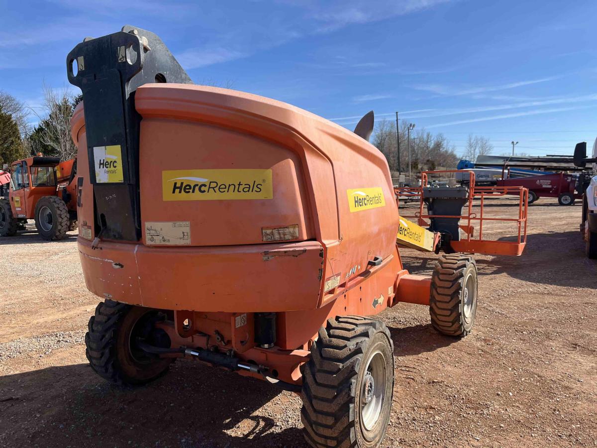 2016 JLG 400S