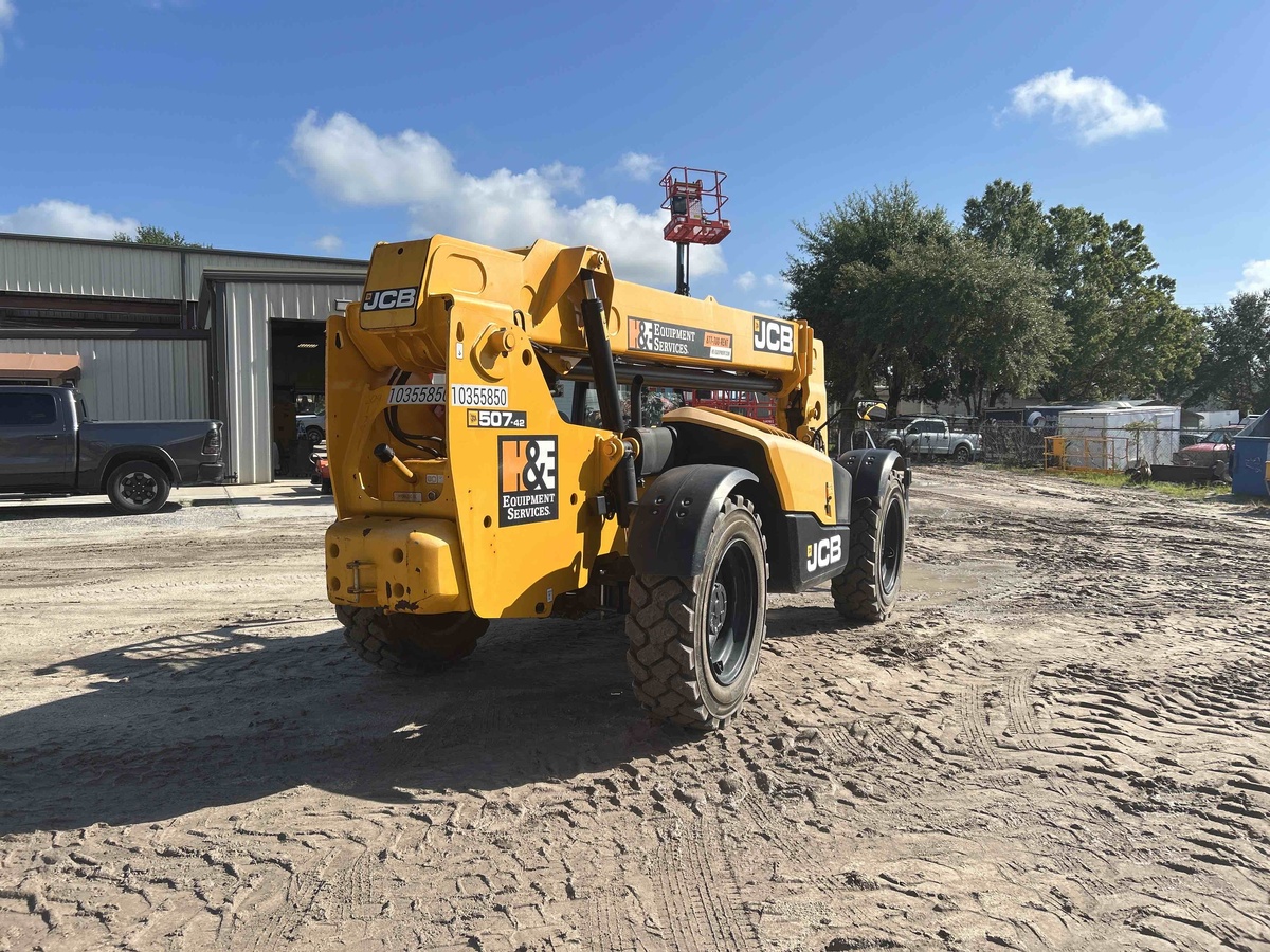2022 JCB 507-42-4