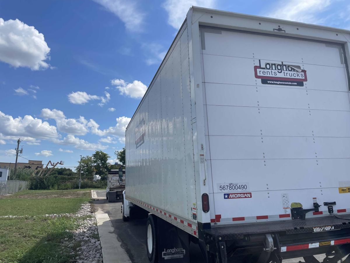 2021 Freightliner M2106-4