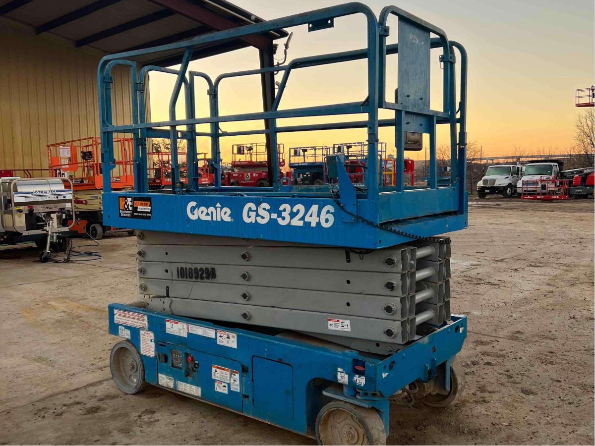 2016 Genie GS-3246-3