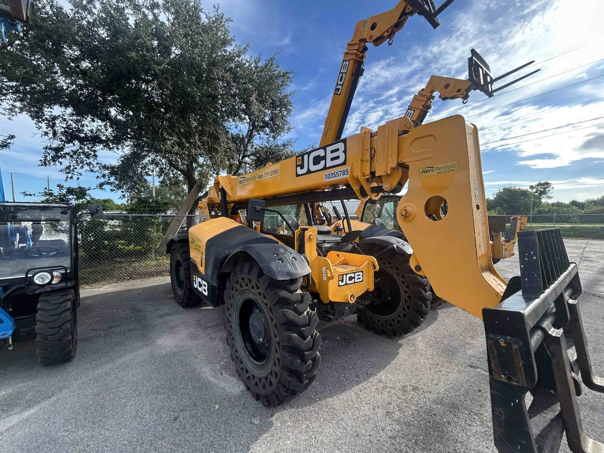 2022 JCB 507-42-2