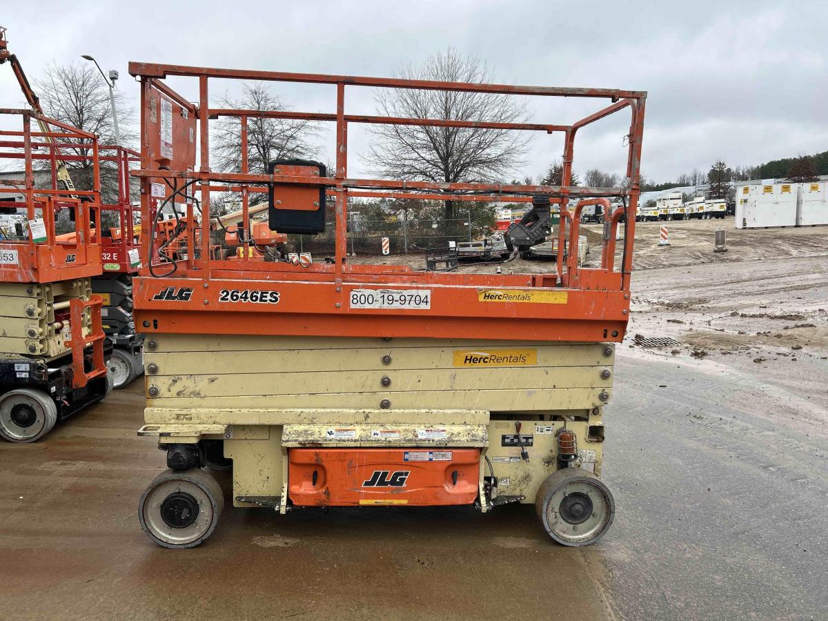 2018 JLG 2646ES