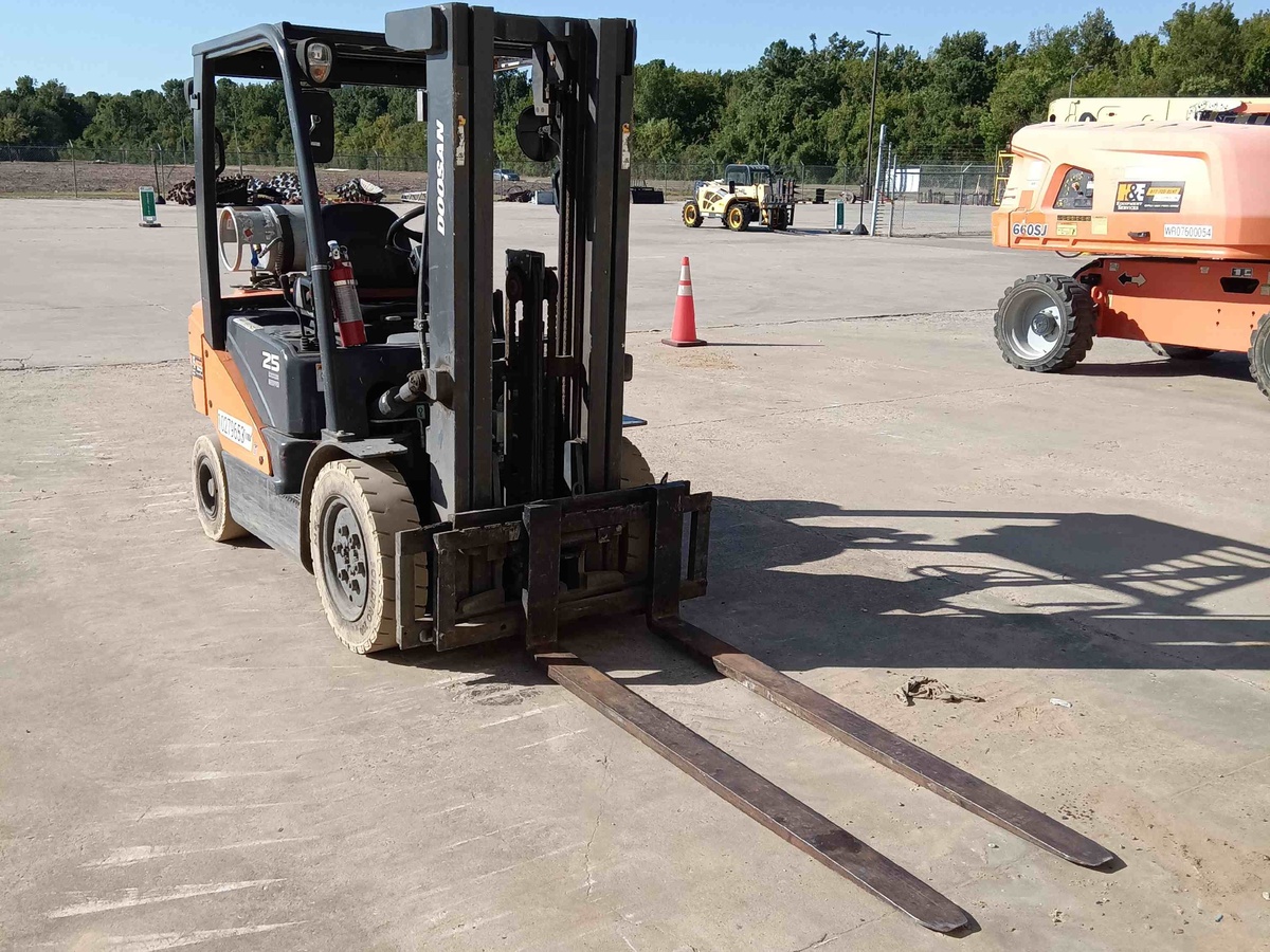 2019 Doosan G25N-7-6