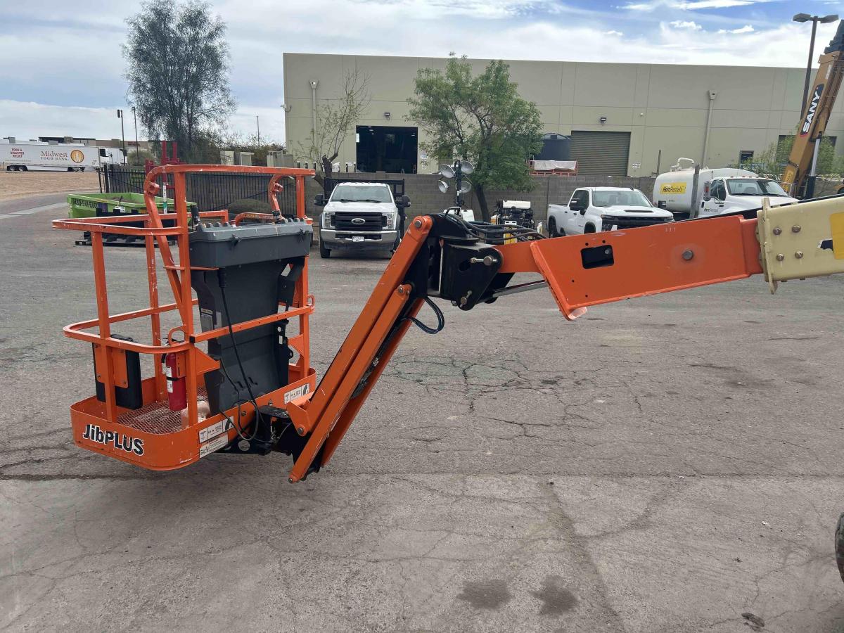 2016 JLG E300AJP