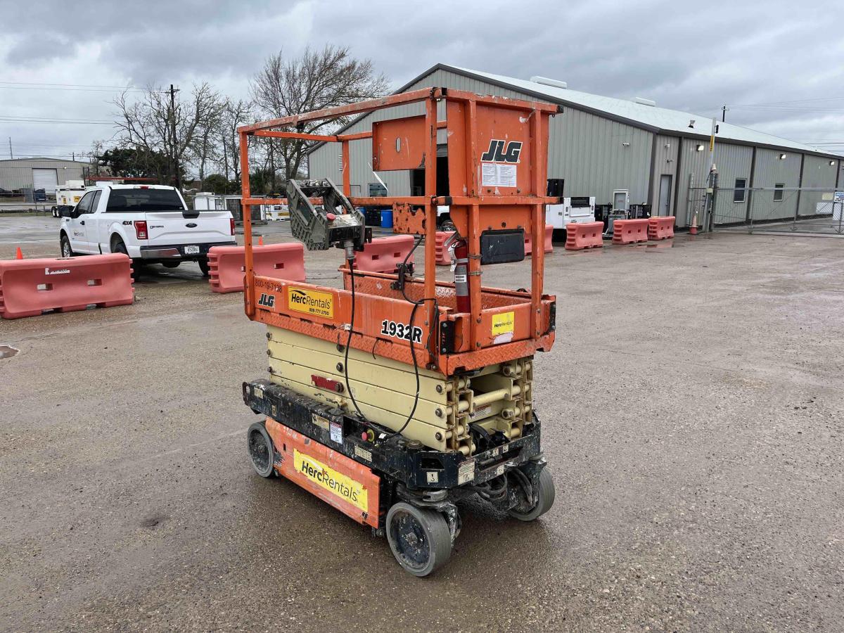 2018 JLG 1932R