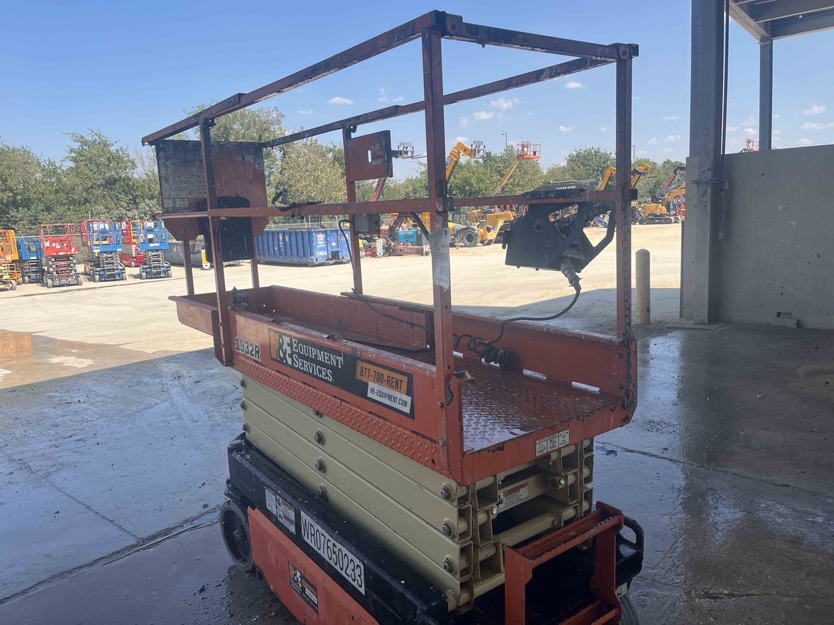 2018 JLG 1932R-4