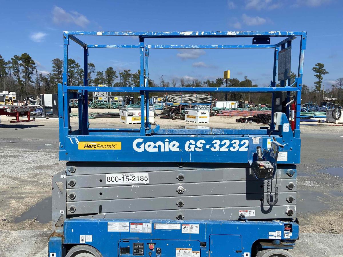 2017 Genie GS-3232