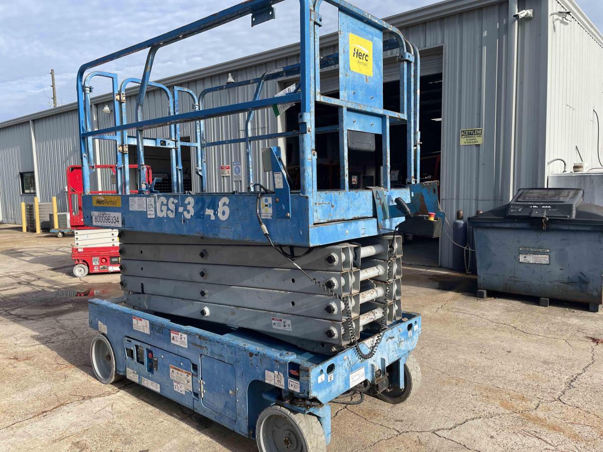 2016 Genie GS-3246