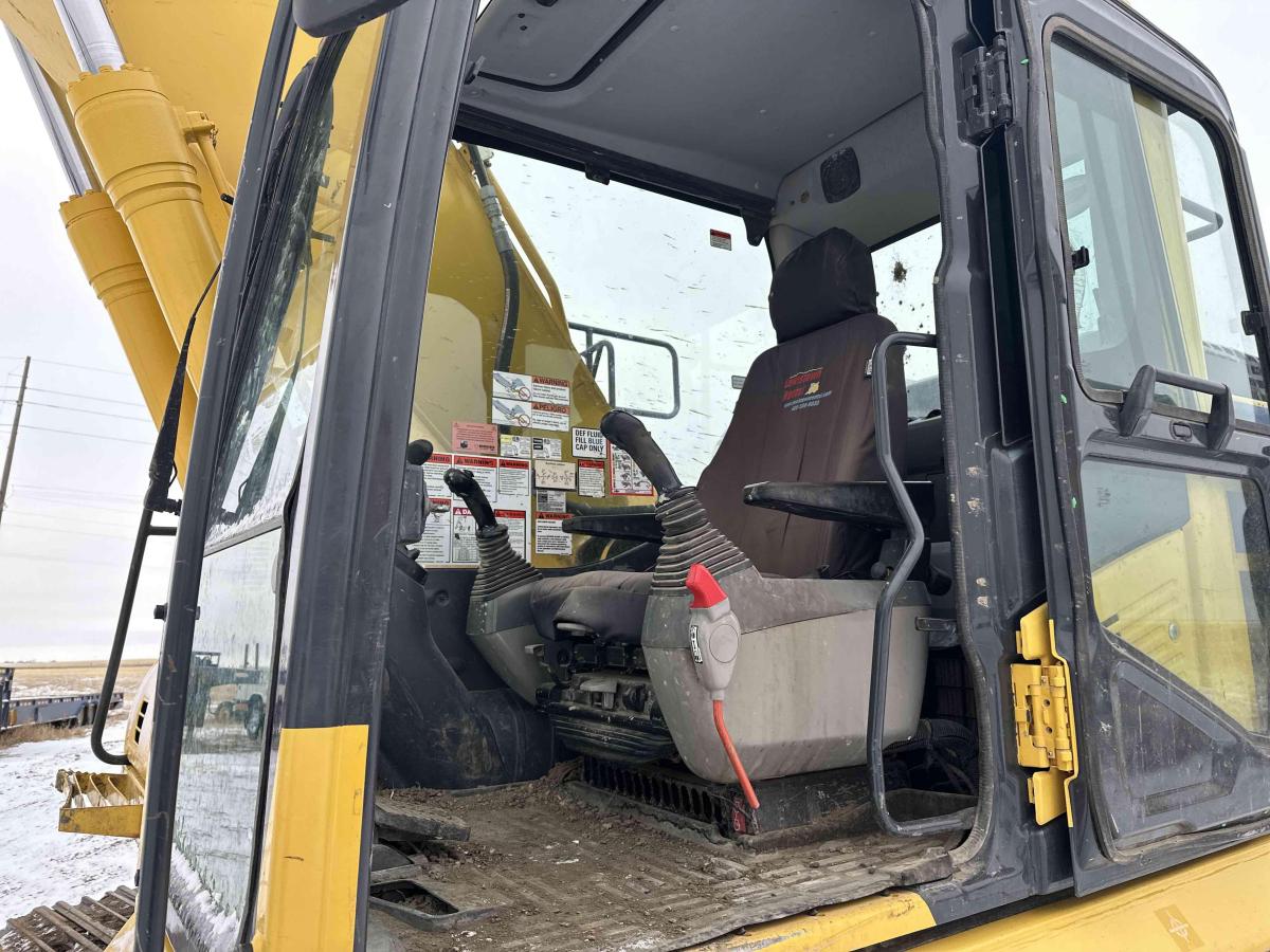 2017 Komatsu PC210LC-11
