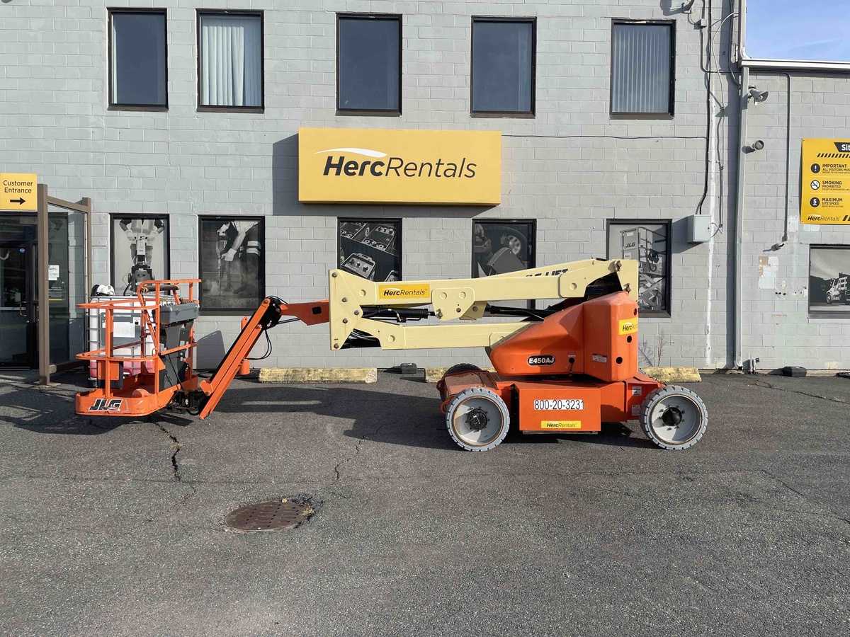 2018 JLG E450AJ-3
