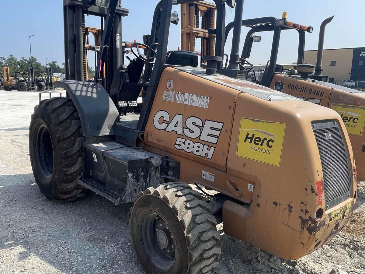 2017 Case 588H