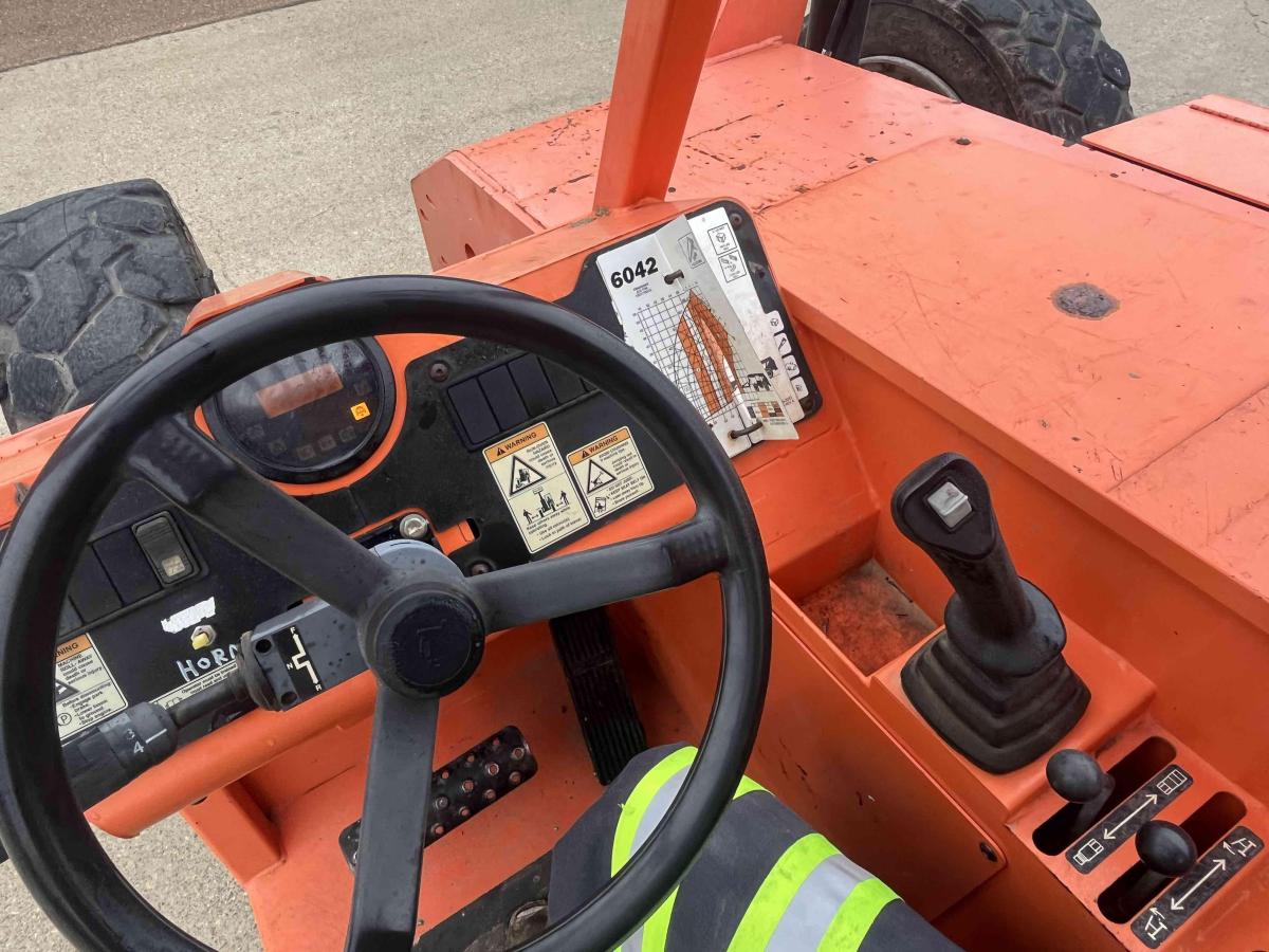 2016 SkyTrak 6042