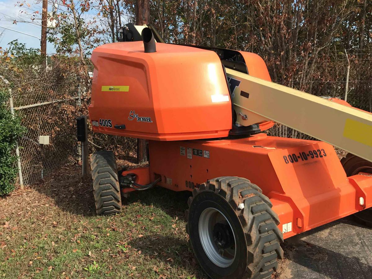 2016 JLG 400S