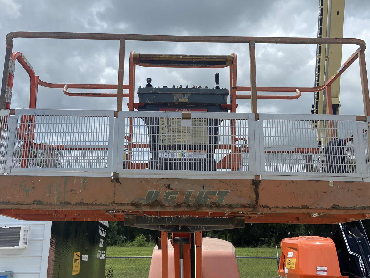2017 JLG 460SJ-3