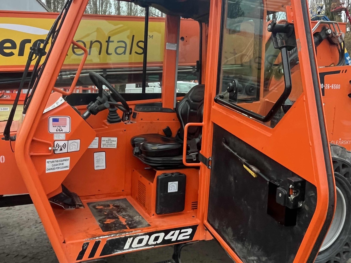 2019 SkyTrak 10042-3