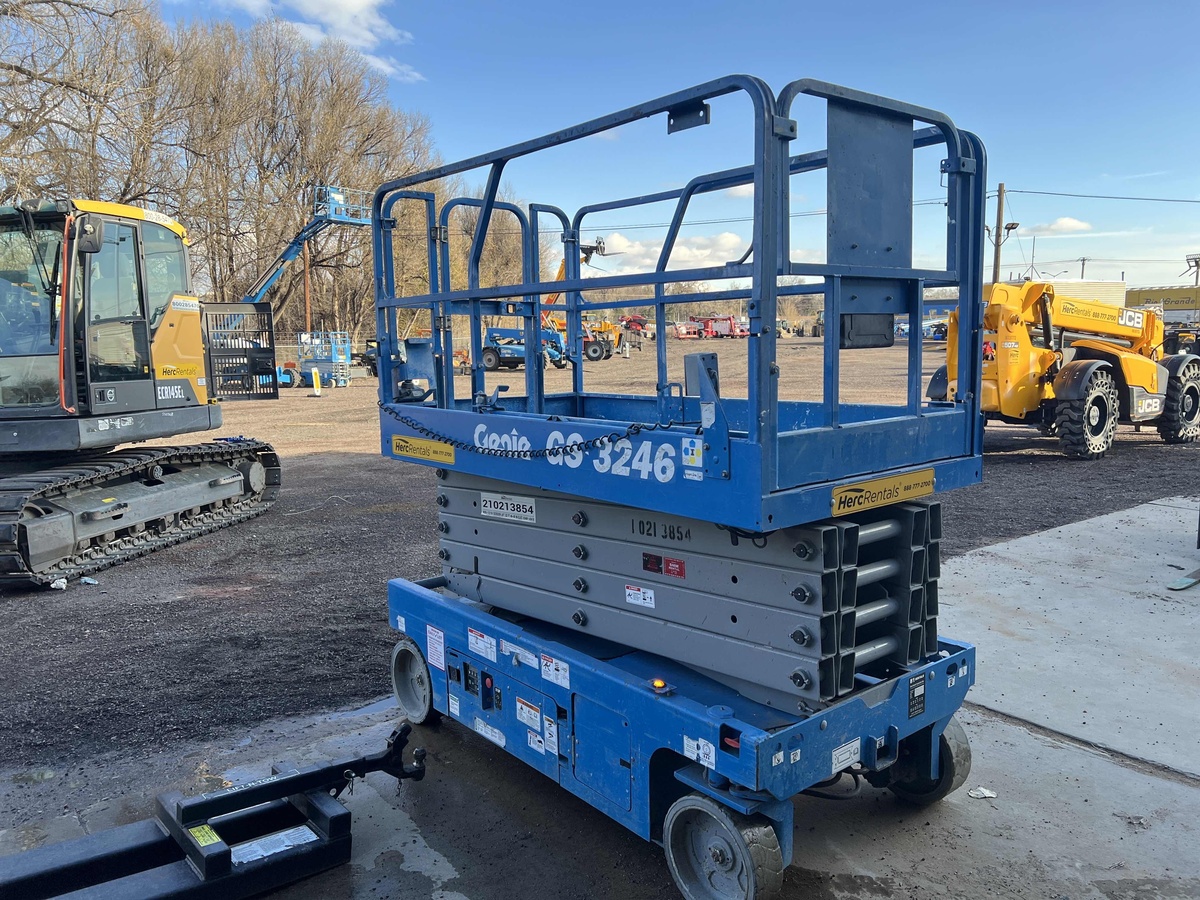 2017 Genie GS-3246-2