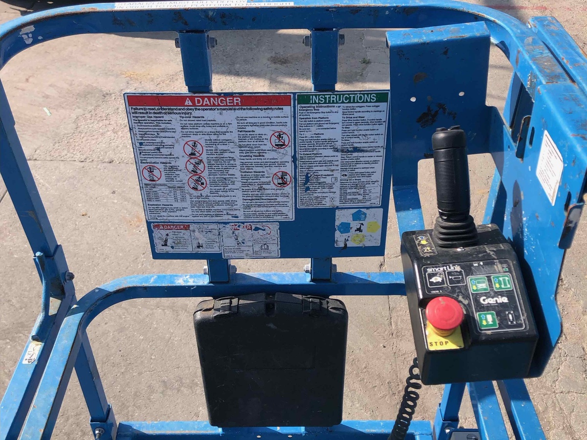2018 Genie GS-3232-8