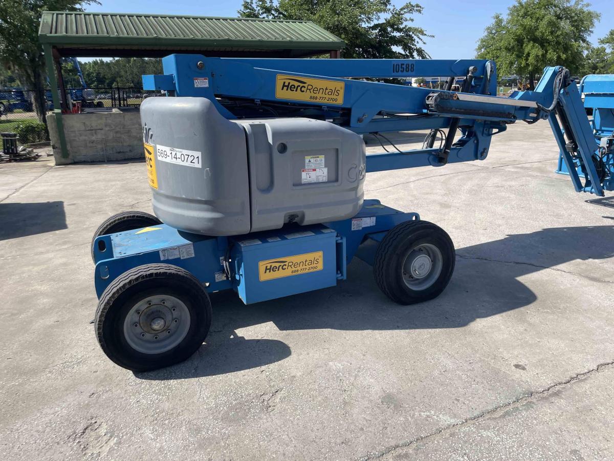 2012 Genie Z-45/25
