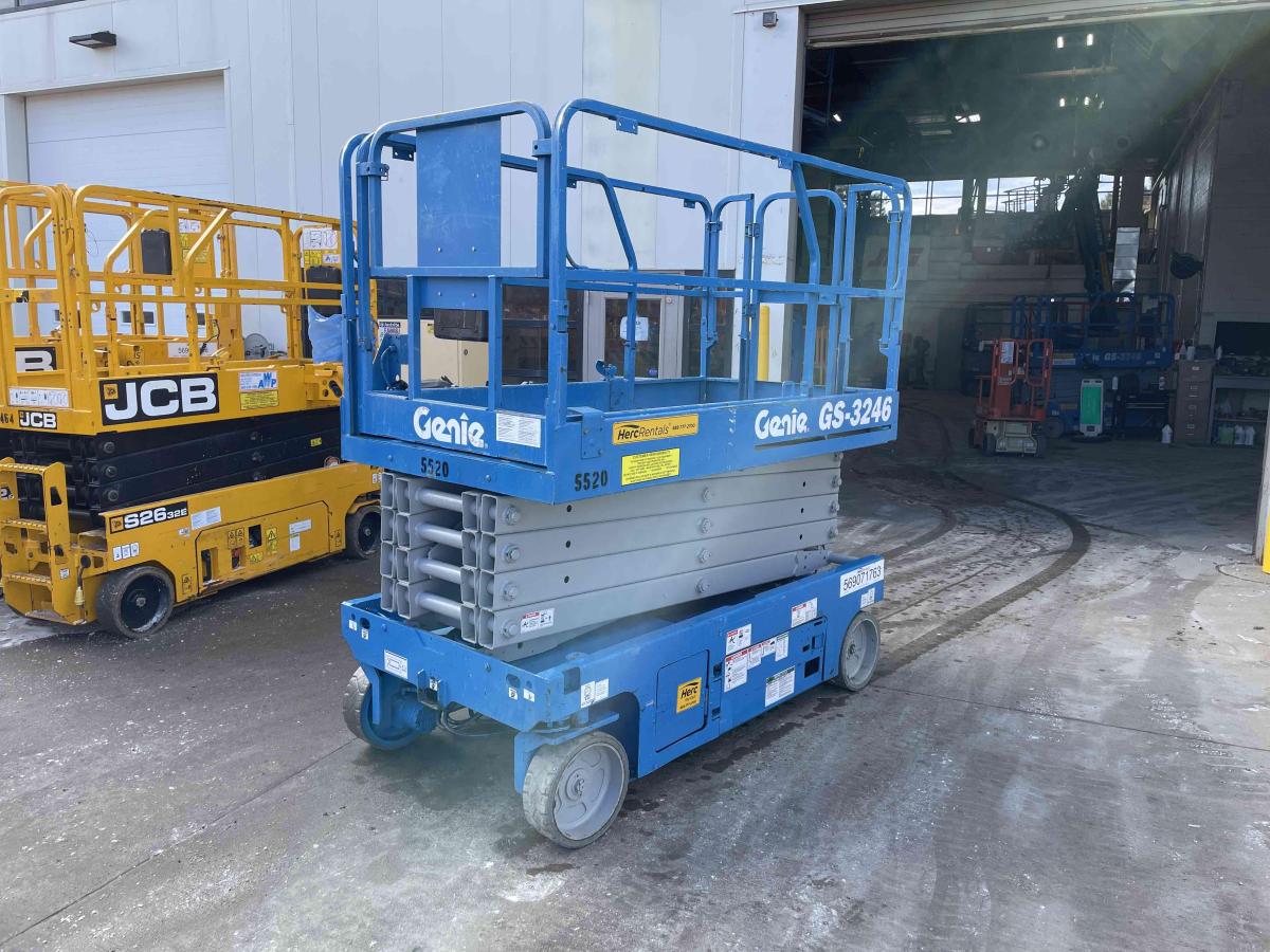 2013 Genie GS-3246