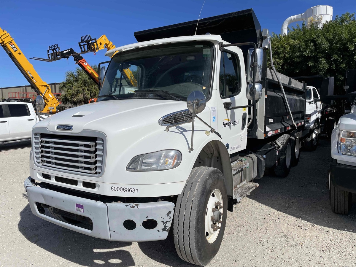 2016 Freightliner M2106-2