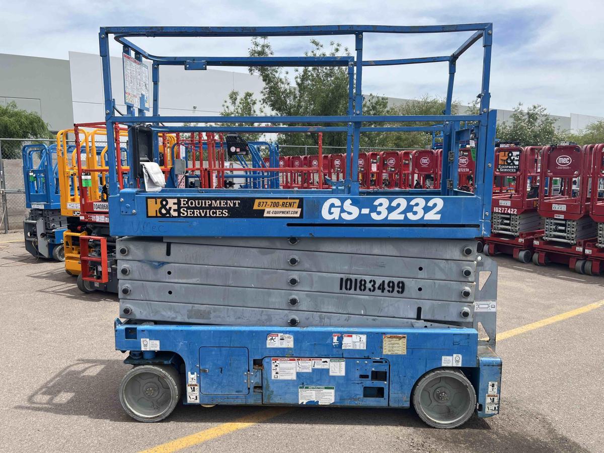 2016 Genie GS-3232