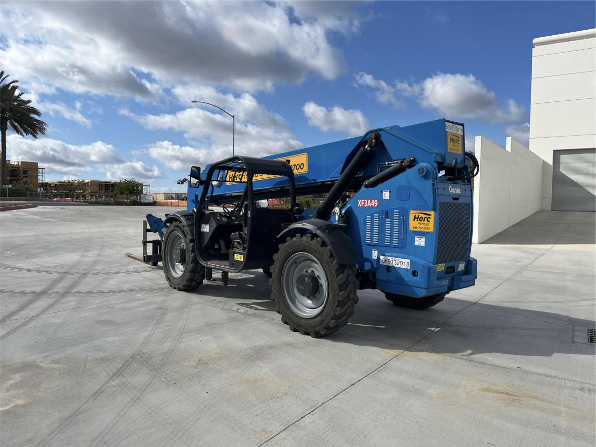 2017 Genie GTH-1056-2