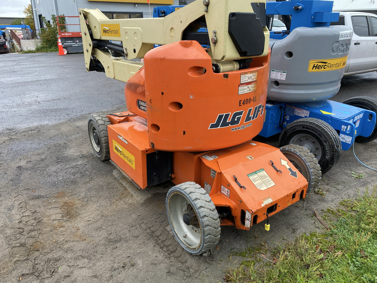 2015 JLG E400AJP-4