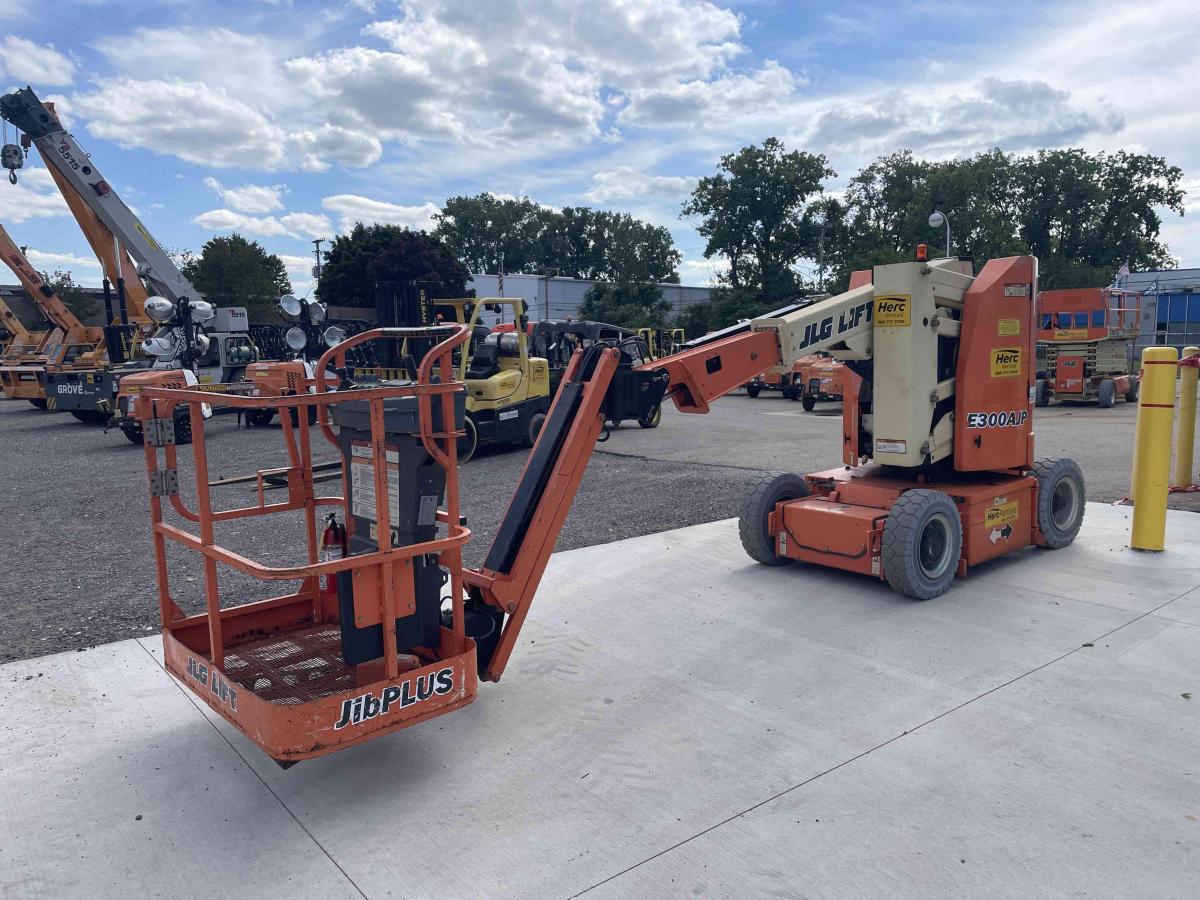 2015 JLG E300AJP