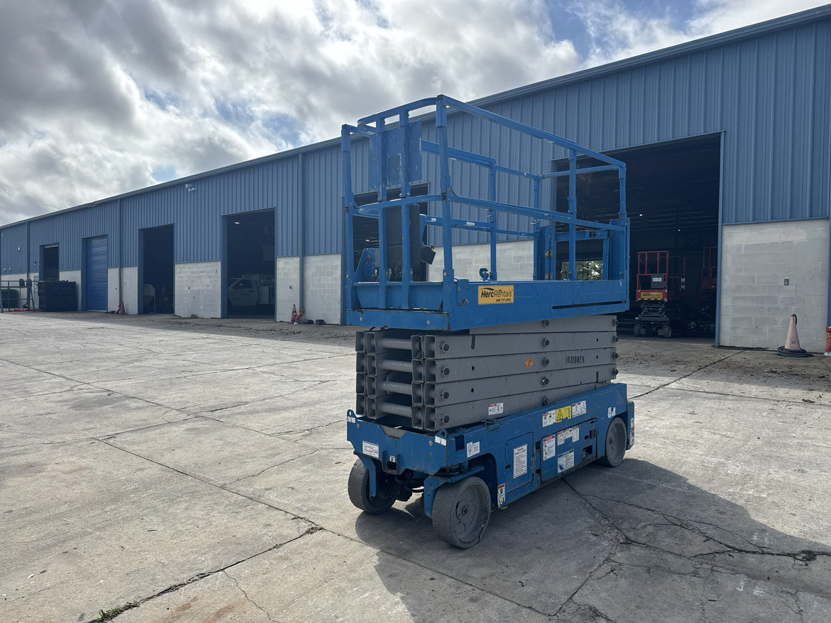 2017 Genie GS-3232-2