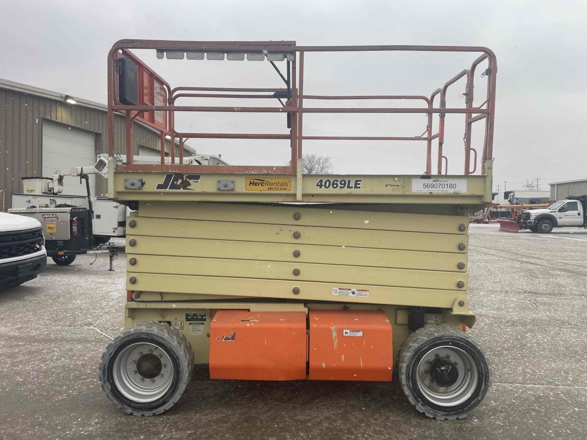 2015 JLG 4069LE