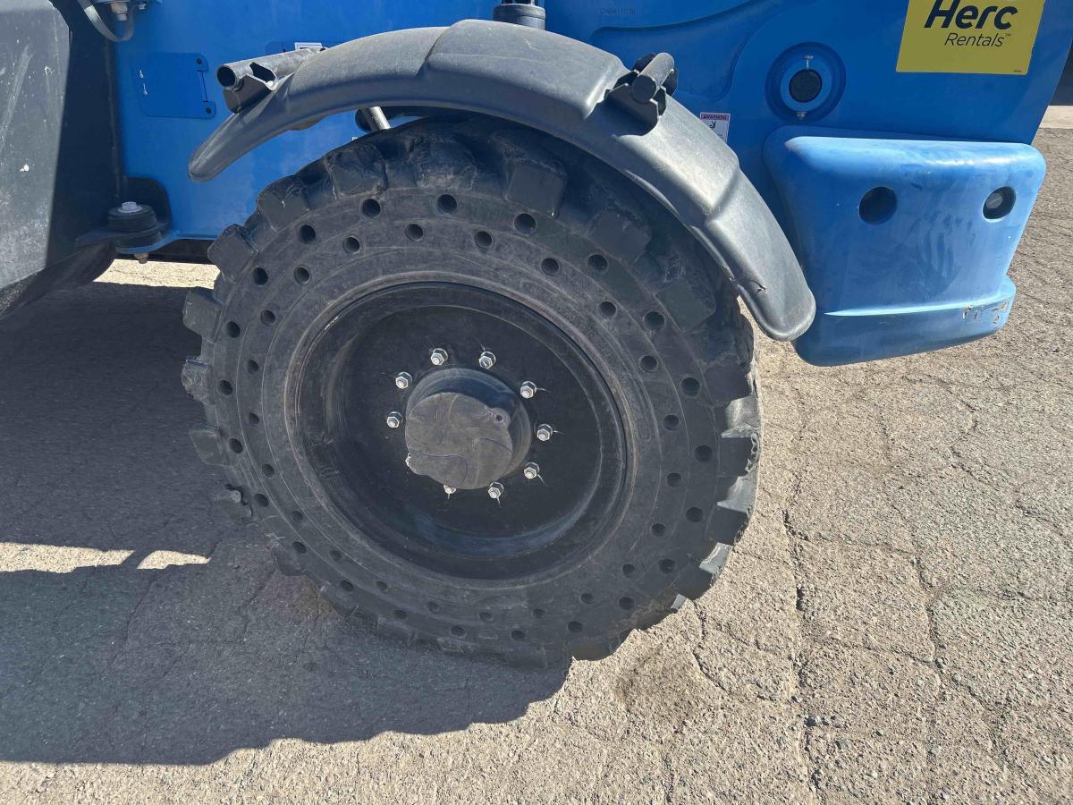 2017 Genie GTH 844