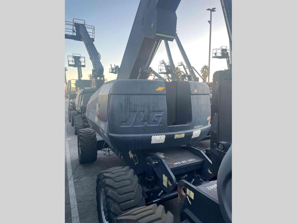 2012 JLG 800A