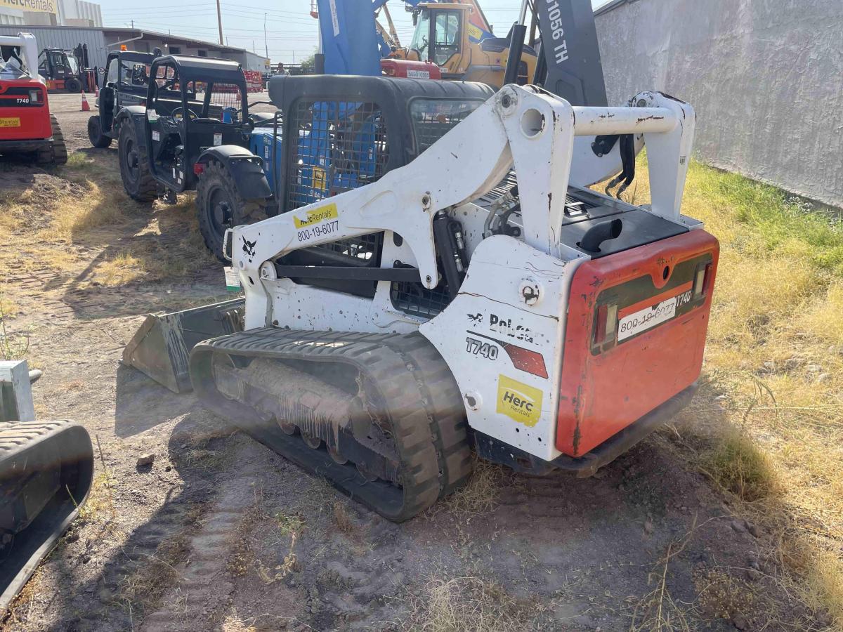 2018 Bobcat T740
