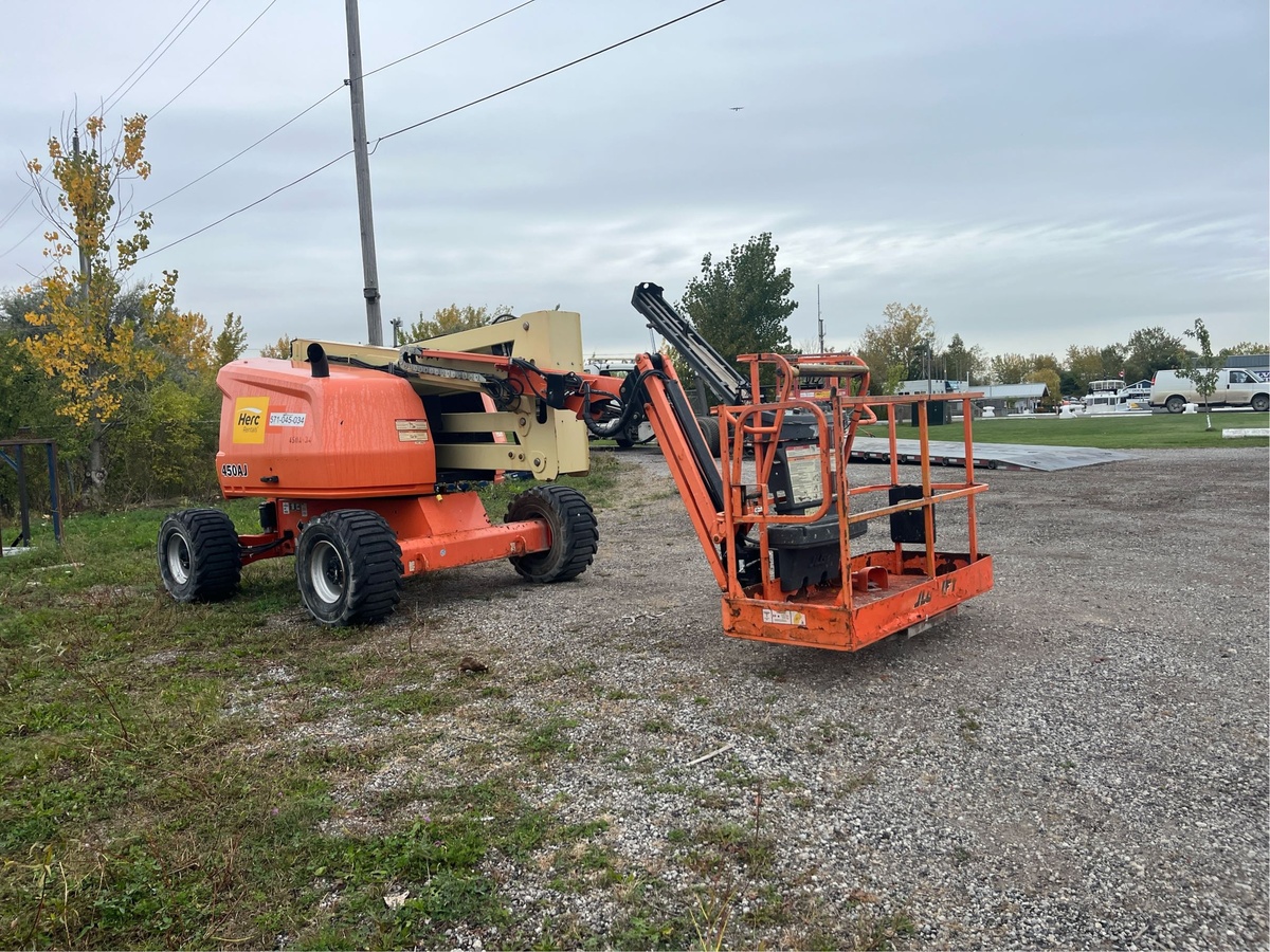 2016 JLG 450AJ